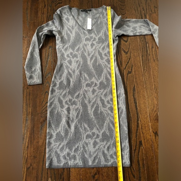 WhiteHouseBlackMarket Women’s M Jacquard Sweater Sheath Gray Midi Dress - NWT!! - Picture 6 of 11